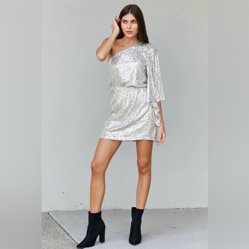 Hailey & Co Full Size Sequined One-Shoulder Bell Sleeve Dress Silver size Large